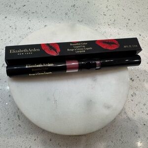 Elizabeth Arden Beautiful Color Liquid Lip- Casual